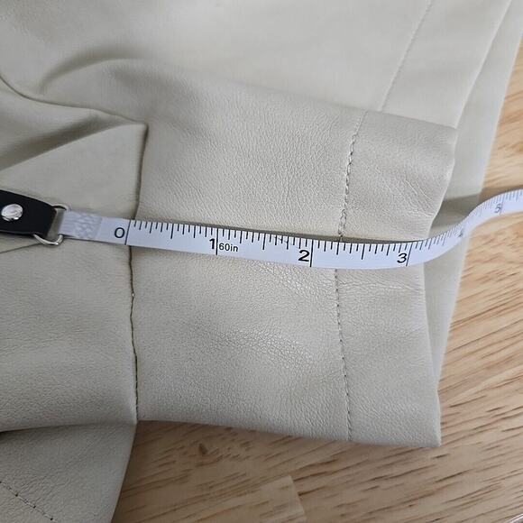 NWT 7‎ For All Mankind Camel Tan Vegan Leather Shorts Size Large Neutral Minimal - Picture 7 of 12